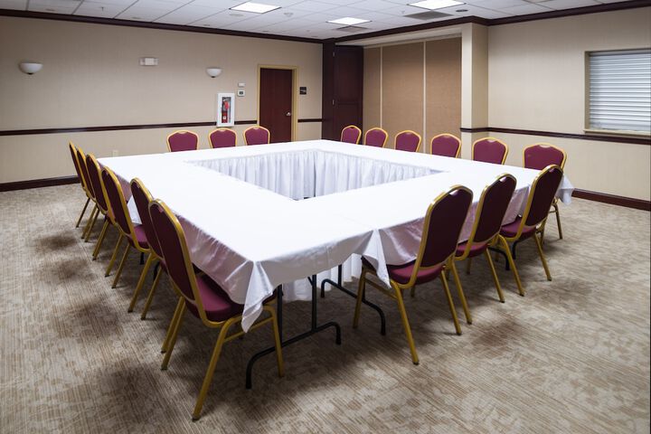 Hampton Inn & Suites Greensburg