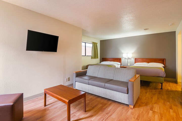 Room 14 of 34