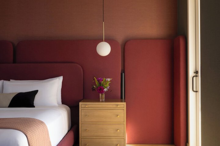 Room 44 of 116