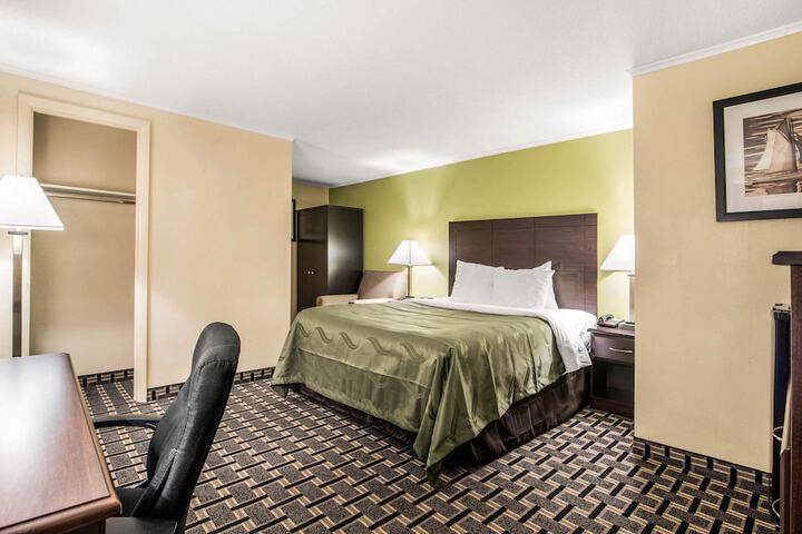 Room 17 of 23