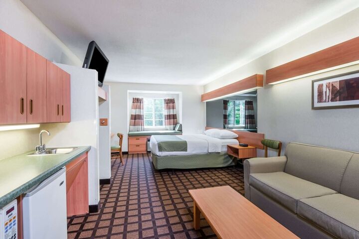Room 14 of 24