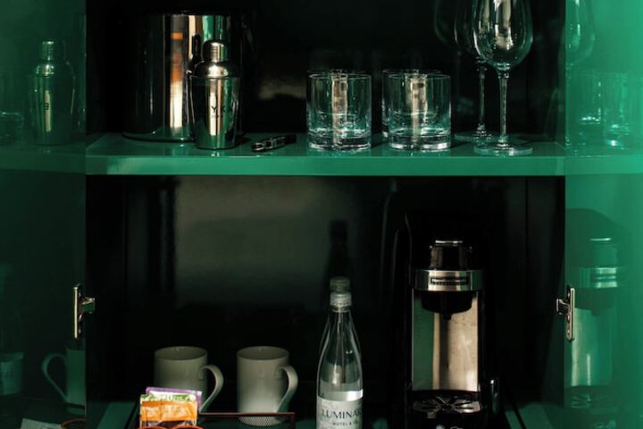 Room 18 of 100