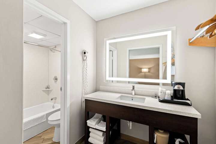 Room 28 of 36