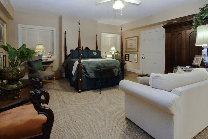 Room 11 of 21
