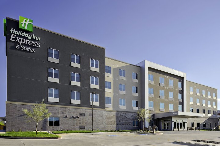 Holiday Inn Express & Suites Lubbock Central - Univ Area by IHG