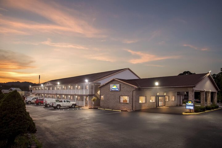 Days Inn by Wyndham Huntington