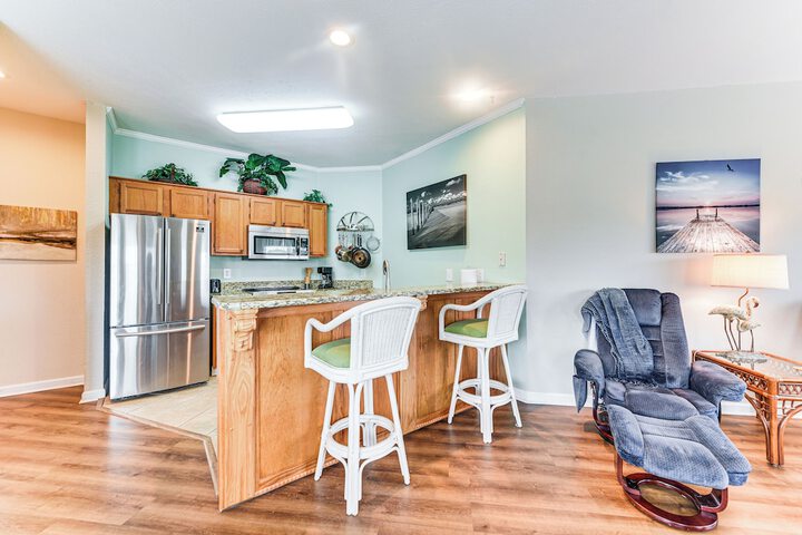 Golfers Oasis 1 Mi to Ocean: River Creek II Condo