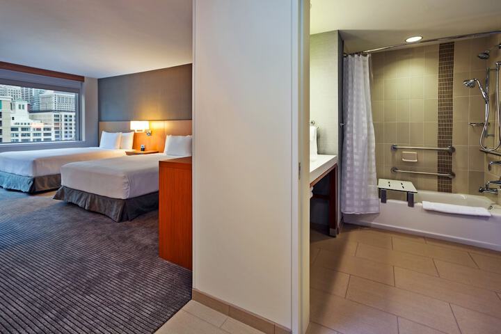 Room 18 of 38