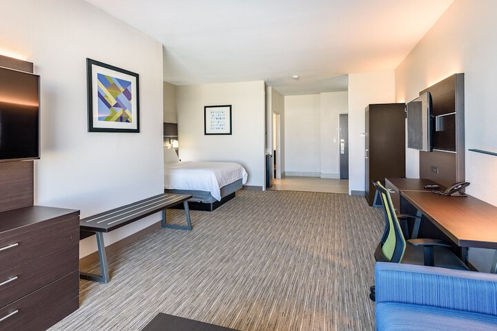 Holiday Inn Express Hotel & Suites Bastrop by IHG