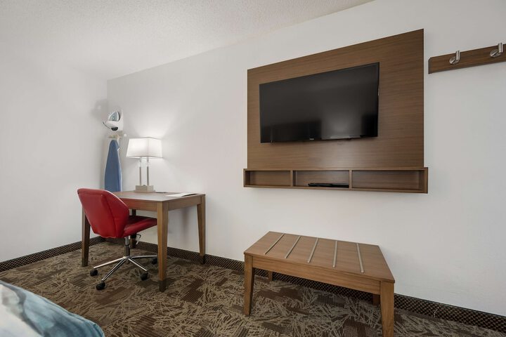 Room 13 of 34