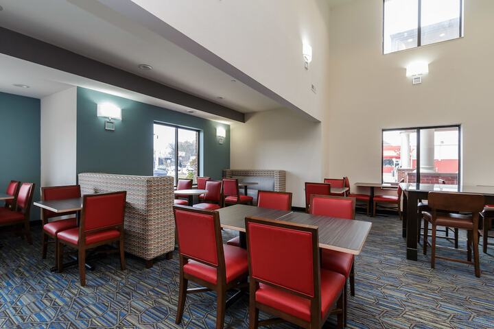 Holiday Inn Express Hotel & Suites South Bend by IHG