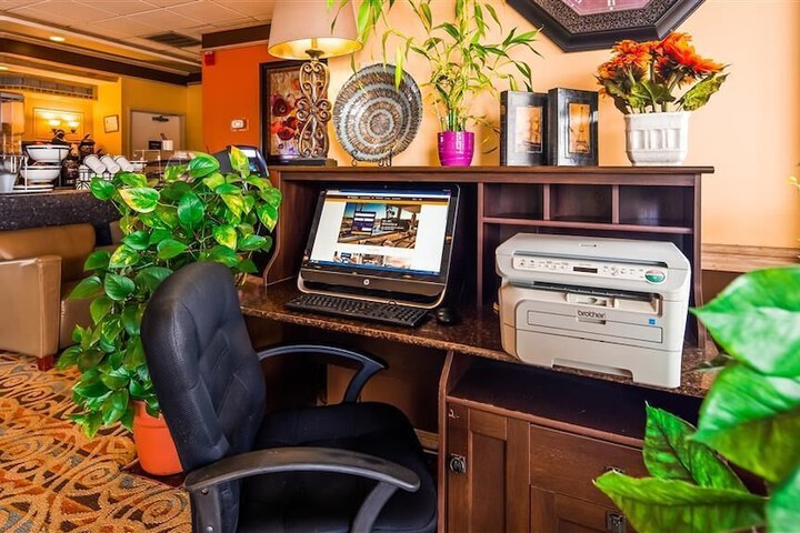 Business Center 56 of 57