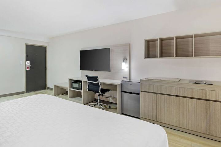Room 21 of 29