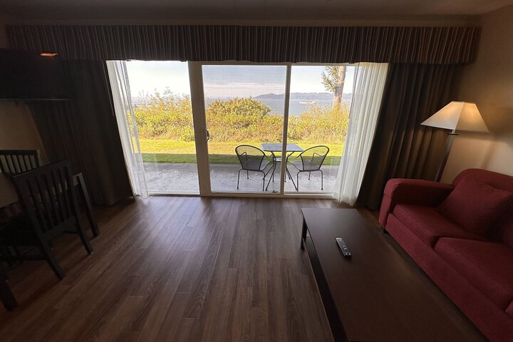 Room 53 of 181