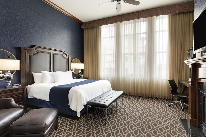 Des Lux Hotel
