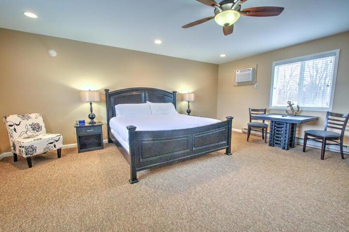East Shore Lodging