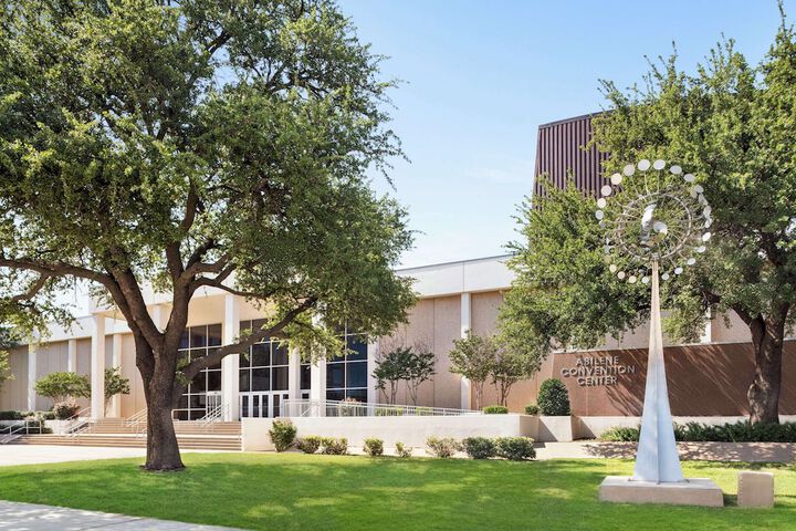 Doubletree by Hilton Abilene Downtown Convention Center