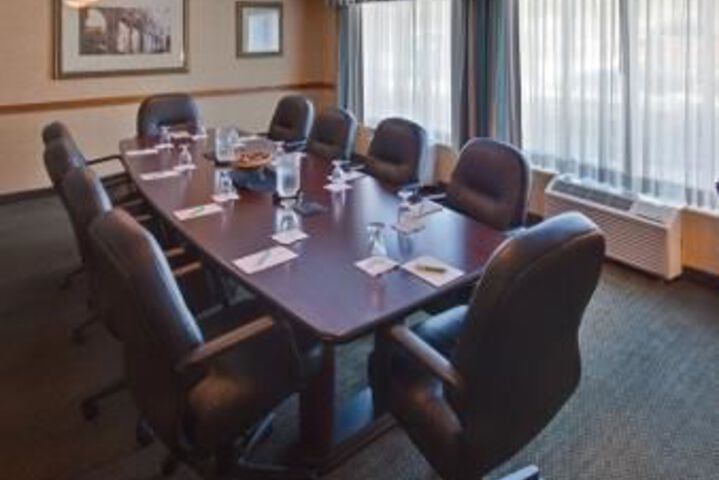Ramada Plaza Rochester Airport