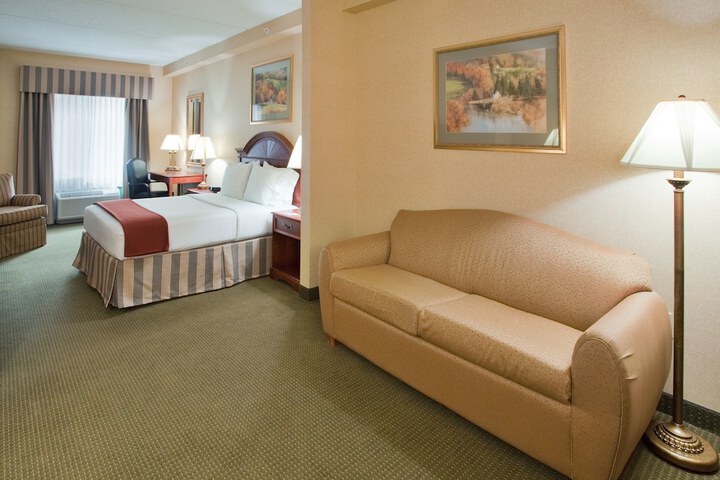 Room 25 of 37
