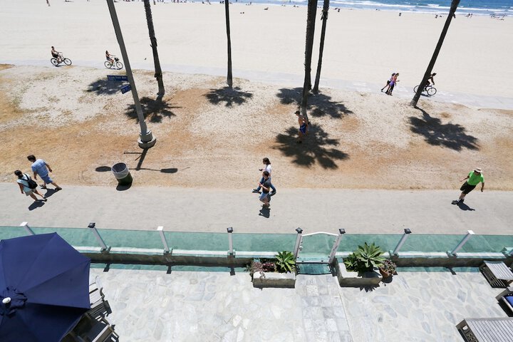 Sundeck 86 of 102