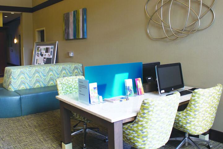 Business Center 82 of 82