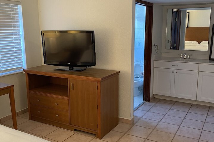 Room 17 of 31