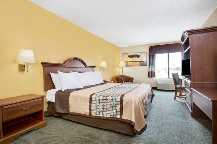 Room 16 of 25