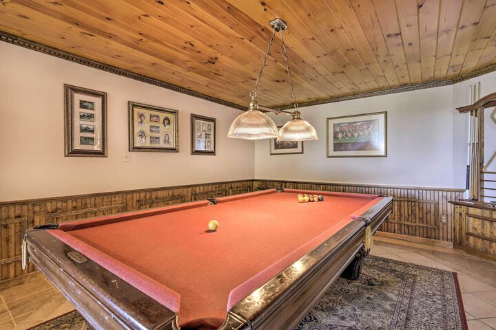 Cozy Studio: Indoor Hot Tub & Inground Pool Access