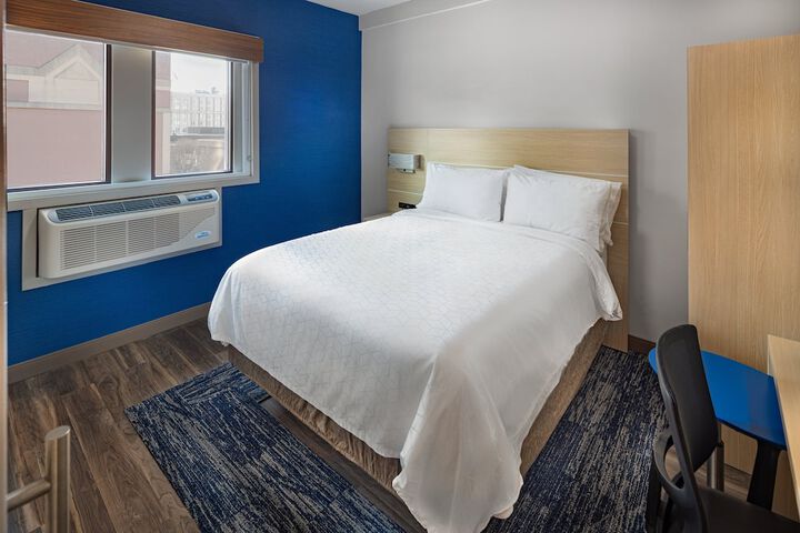 Room 54 of 75