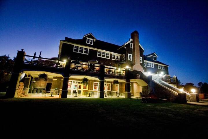 McMenamins Gearhart Hotel