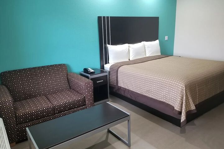 Scottish Inns & Suites Bay City TX