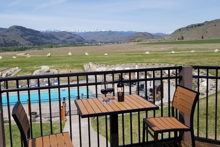 Casia Lodge and Ranch