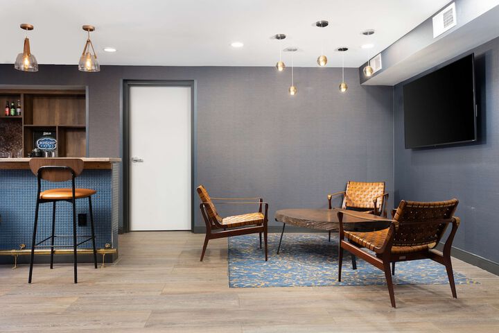 Hotel Westport Kansas City Tapestry Collection by Hilton