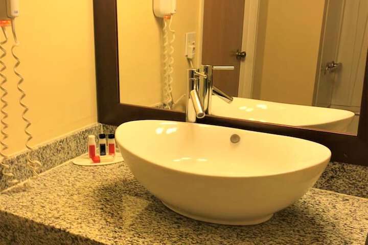 Ramada by Wyndham Anchorage