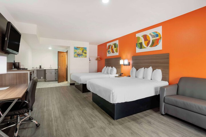 Room 44 of 51