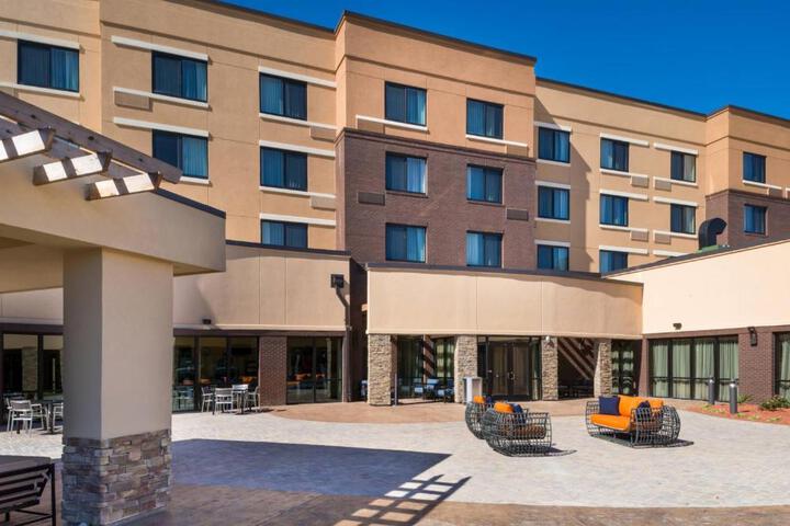 Courtyard by Marriott Jacksonville