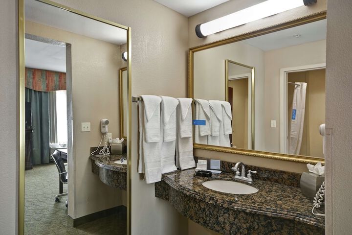 Room 19 of 37