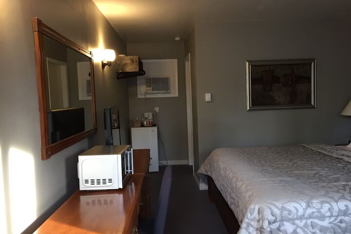 Room 53 of 65