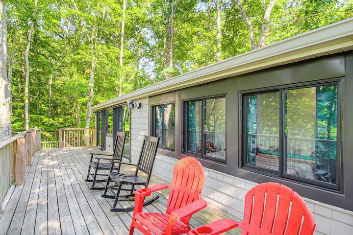 Dandridge Home on Douglas Lake w / Hot Tub & Dock!