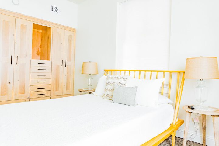 Room 103 of 220
