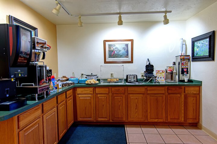 Breakfast/Coffee Service 74 of 109