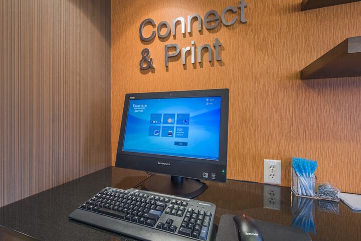 Business Center 32 of 34