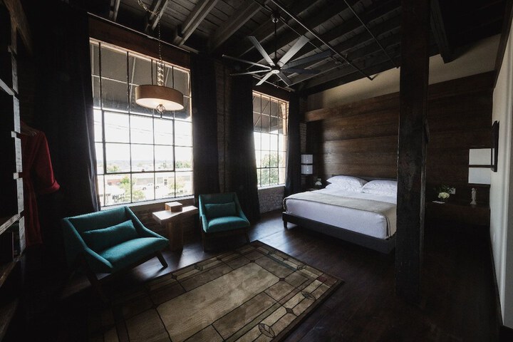 Room 53 of 74