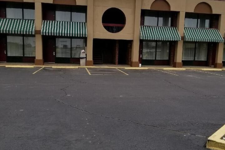 Hotel 5 of 41