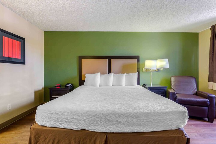 Room 11 of 26