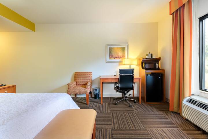 Room 5 of 24