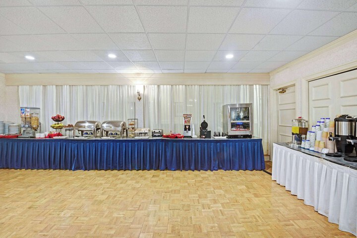 Ramada by Wyndham Seekonk Providence Area