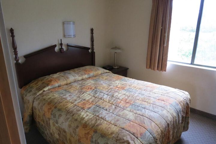 Western Royal Inn