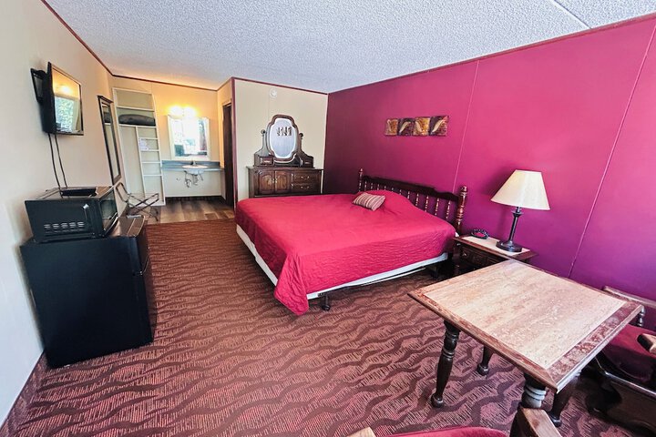 Colonial Mountain Inn Branson MO