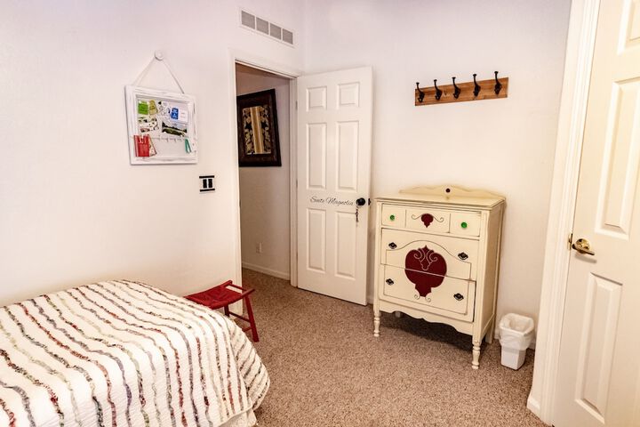 Room 43 of 107